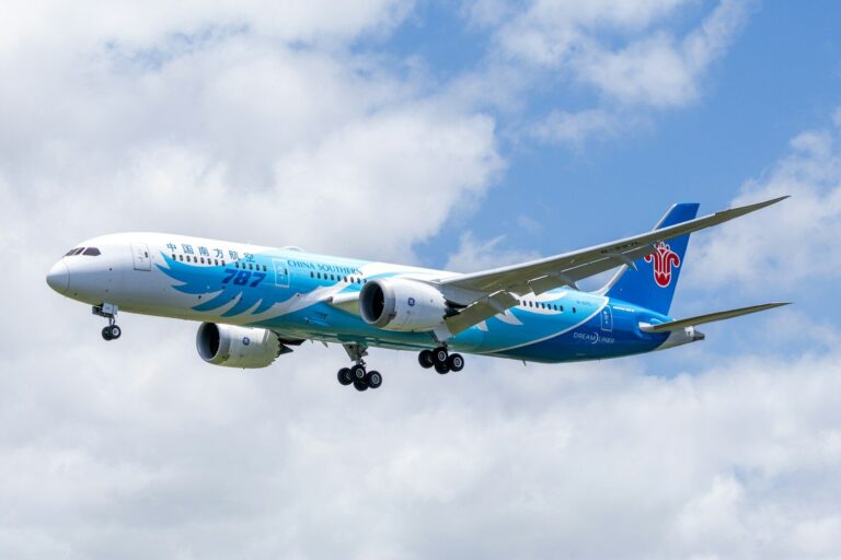 A china southern airlines boeing 787 dreamliner flying